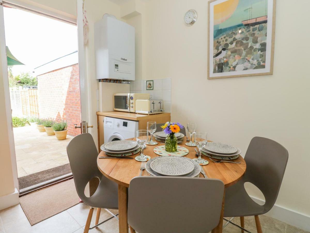 Sea View Cottage Frinton-on-Sea Exterior photo
